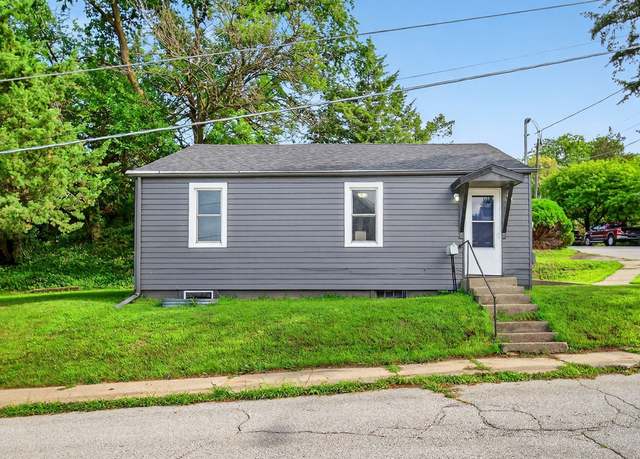 Property at 34 E Broadway St, Colfax, IA 50054, 3 beds, 1 bath
