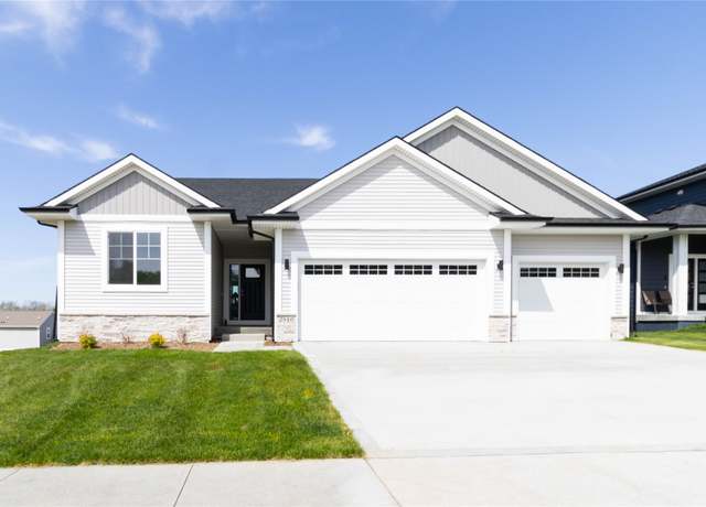 Property at 2510 E 50th Ct, Des Moines, IA 50317, 4 beds, 3 baths