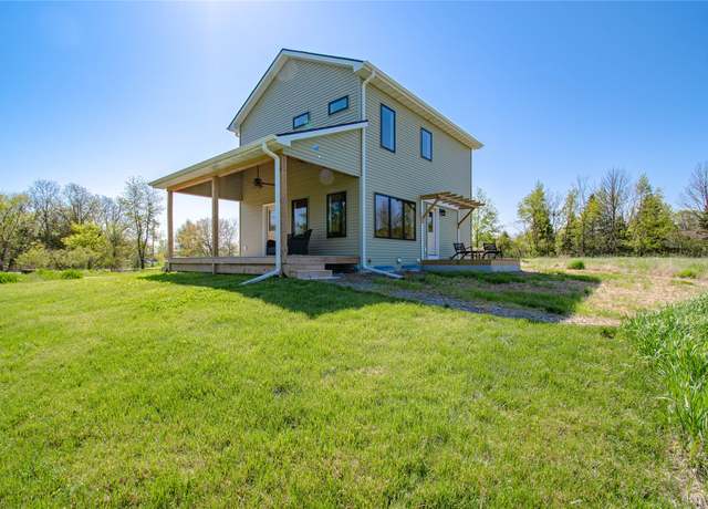 Property at 32131 G Trl, Redfield, IA 50233, 3 beds, 2.5 baths