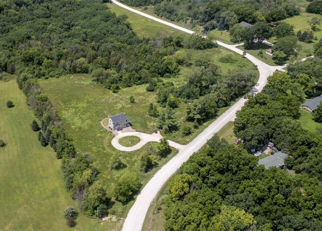 Property at 32131 G Trl, Redfield, IA 50233, 3 beds, 2.5 baths