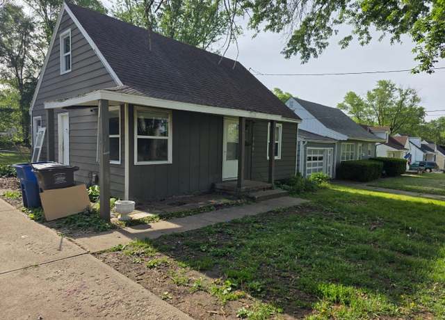 Property at 6803 SW 16th St, Des Moines, IA 50315, 3 beds, 1 bath