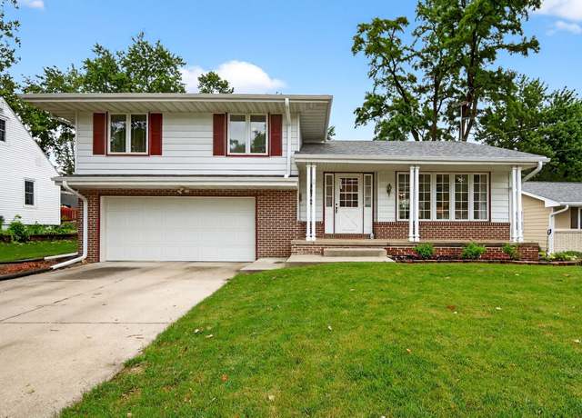 Property at 3206 48th St, Des Moines, IA 50310, 3 beds, 2.5 baths