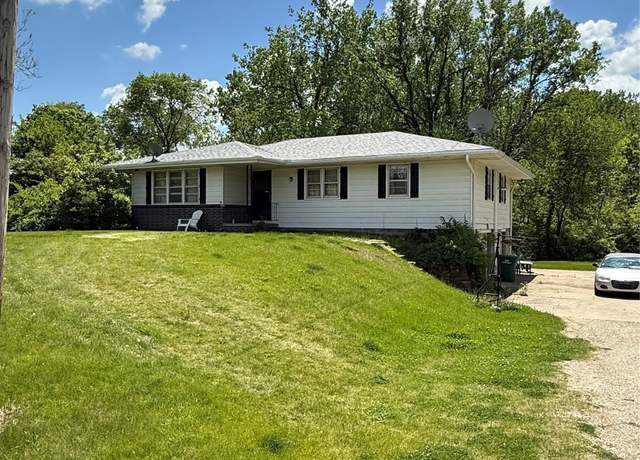 Property at 7125 SE 32nd Ave, Pleasant Hill, IA 50327, 3 beds, 2 baths