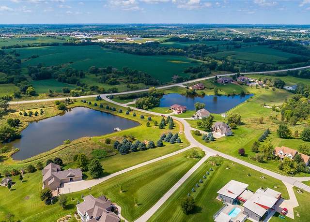 Property at 8425 Boston Trl, Norwalk, IA 50211