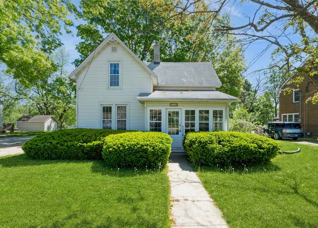 Property at 820 Main St, Norwalk, IA 50211, 3 beds, 2 baths