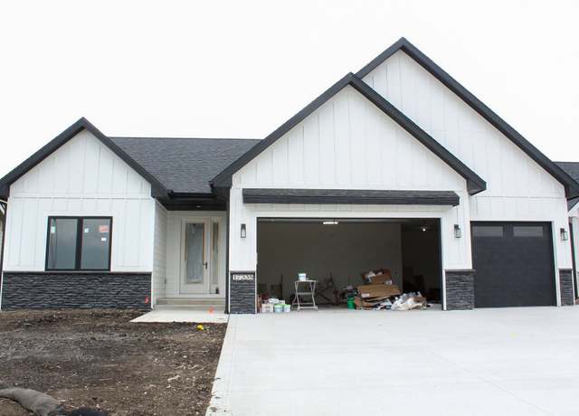 Property at 17335 Brookview Dr, Urbandale, IA 50323, 5 beds, 3 baths