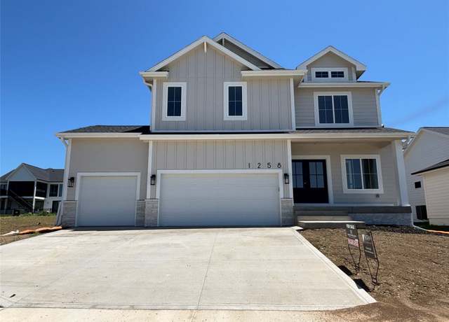 Property at 1258 S 92nd St, West Des Moines, IA 50266, 4 beds, 2.5 baths