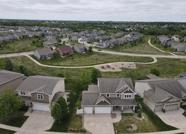 Property at 100 Abigail Ln, Waukee, IA 50263, 5 beds, 3.5 baths