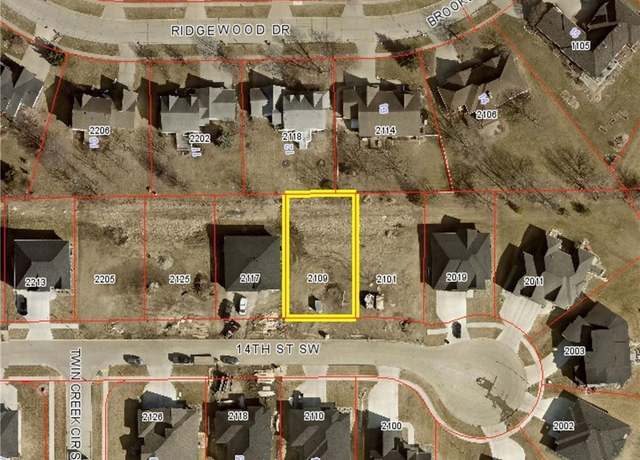 Property at 2109 14th St SW, Altoona, IA 50009