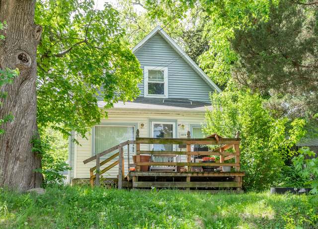 Property at 1004 Emma Ave, Des Moines, IA 50315, 2 beds, 1.5 baths