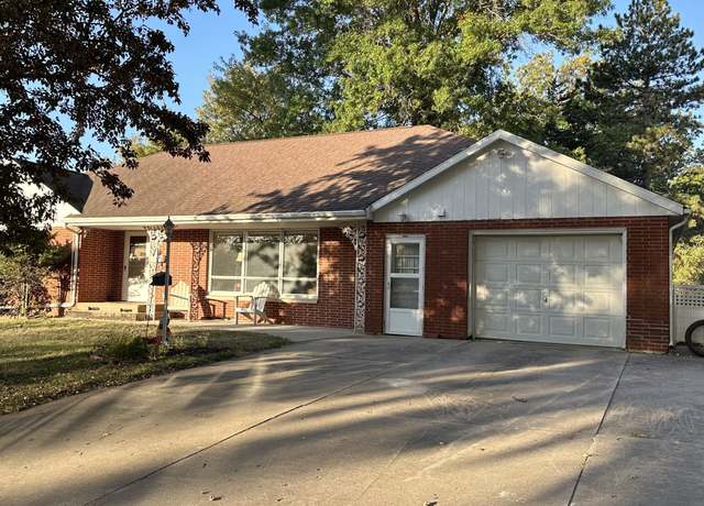 Property at 103 Monona St, Boone, IA 50036, 2 beds, 3 baths