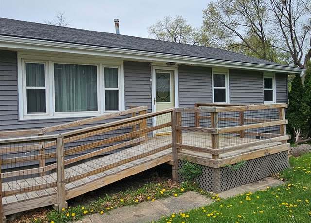 Property at 408 Maple St, De Soto, IA 50069, 3 beds, 3 baths