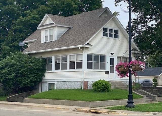 Property at 110 W 1st Ave, Indianola, IA 50125, 3 beds, 2 baths