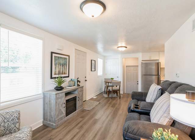 Property at 1116 Herold Ave, Des Moines, IA 50315, 1 bed, 1 bath