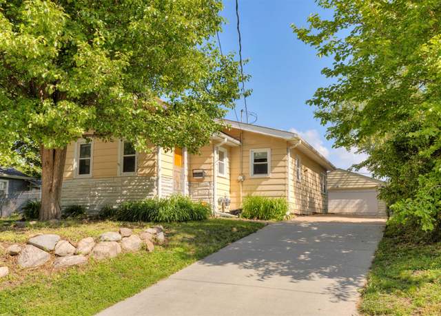 Property at 1137 Geil Ave, Des Moines, IA 50315, 2 beds, 1 bath