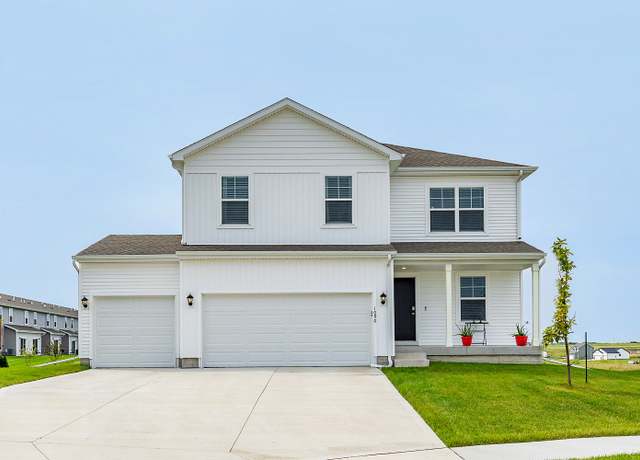 Property at 1090 Waukee Ave, Waukee, IA 50263, 4 beds, 3.5 baths