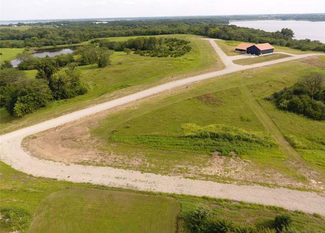 Property at 245 Lake Dr, Melrose, IA 52569