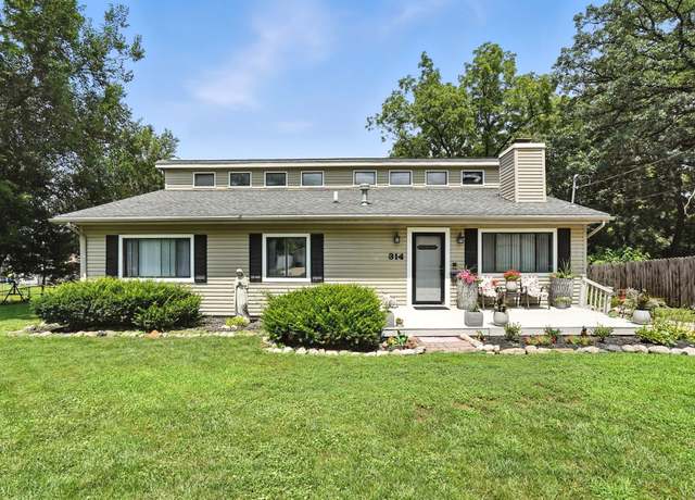 Property at 314 E Gray St, Des Moines, IA 50315, 2 beds, 1.5 baths
