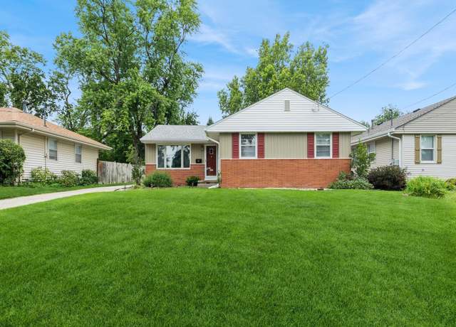 Property at 2117 Prospect Ave, West Des Moines, IA 50265, 3 beds, 2 baths
