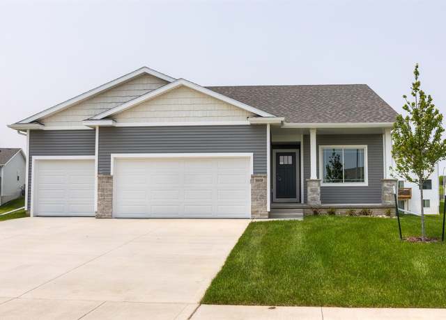Property at 16618 Walnut Meadows Dr, Urbandale, IA 50323, 4 beds, 3 baths