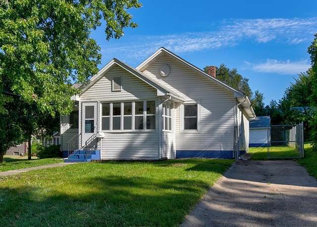 Property at 1100 Guthrie Ave, Des Moines, IA 50316, 2 beds, 1 bath