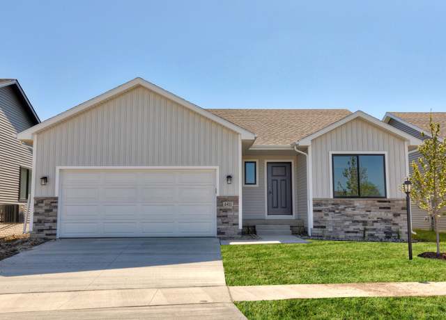 Property at 6411 NE 11th Ct, Des Moines, IA 50313, 3 beds, 2 baths