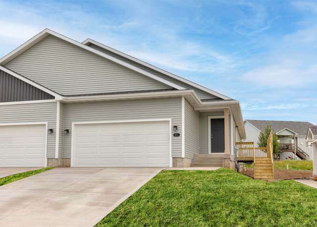Property at 805 Linden St, Carlisle, IA 50047, 3 beds, 3 baths