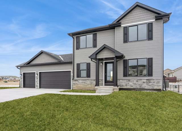 Property at 2925 6th Ave SW, Altoona, IA 50009, 3 beds, 2.5 baths