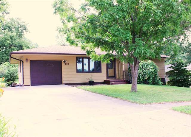 Property at 508 N K St, Indianola, IA 50125, 4 beds, 2 baths