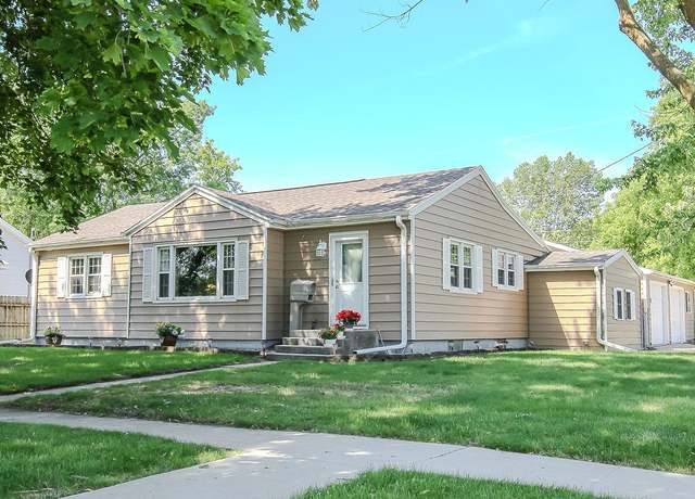 Property at 1327 Crawford St, Boone, IA 50036, 3 beds, 2 baths