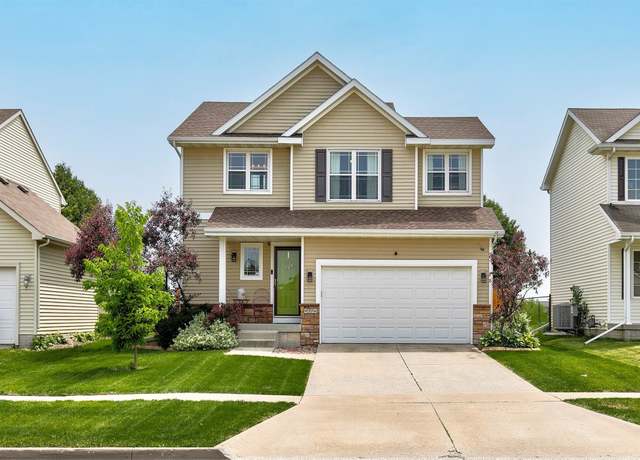 Property at 9376 Red Sunset Dr, West Des Moines, IA 50266, 4 beds, 3 baths