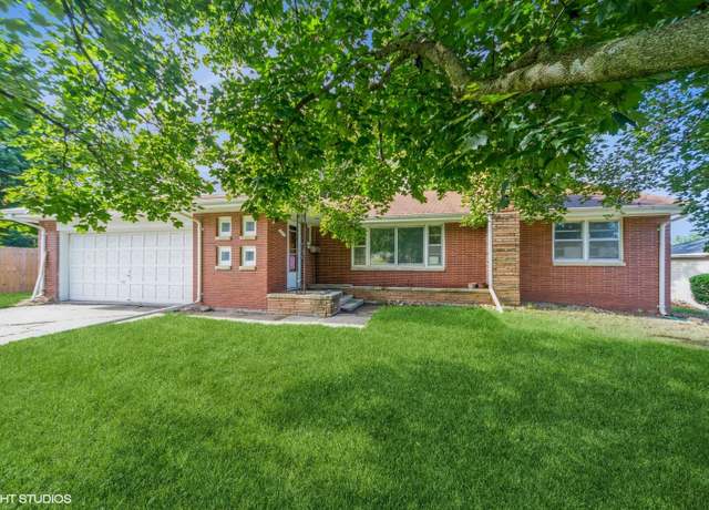 Property at 7012 Sunrise Blvd, Windsor Heights, IA 50324, 3 beds, 1.5 baths