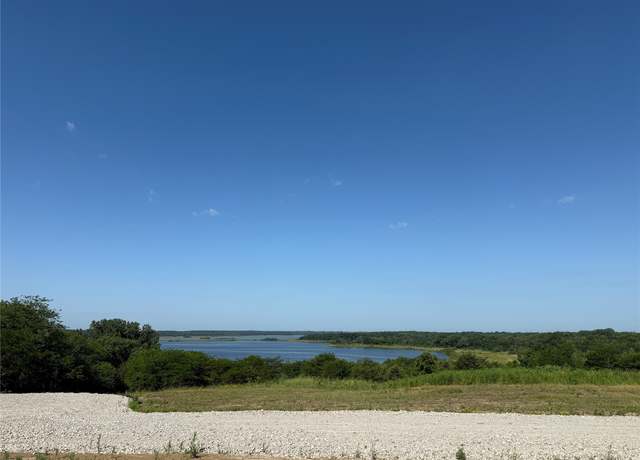 Property at 376 Lake Dr, Melrose, IA 52569