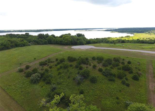 Property at 376 Lake Dr, Melrose, IA 52569