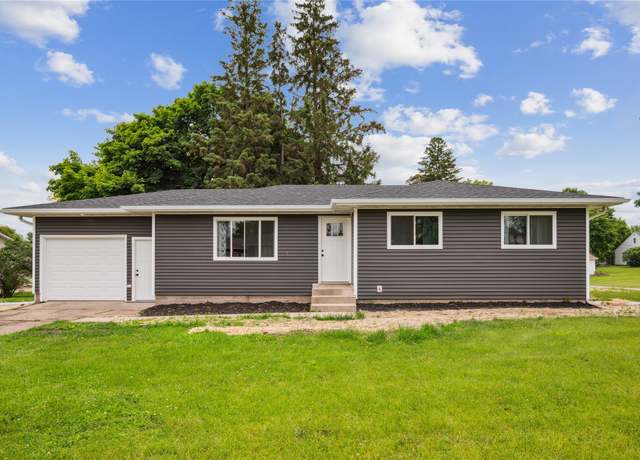Property at 204 W Washington St, Montezuma, IA 50171, 3 beds, 1 bath