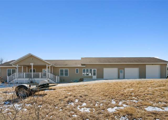 Property at 7127 Hammer Rd, Wadena, IA 52169, 3 beds, 3 baths