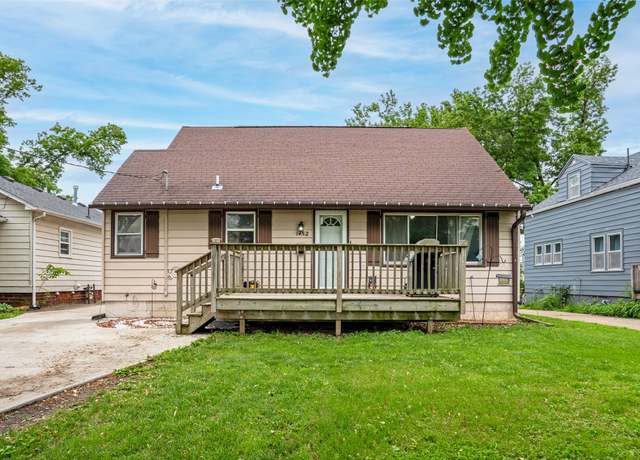 Property at 1452 55th St, Des Moines, IA 50311, 3 beds, 1 bath