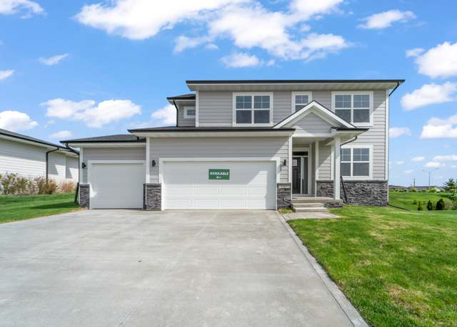 Property at 16409 Deerview Dr, Urbandale, IA 50323, 4 beds, 2.5 baths
