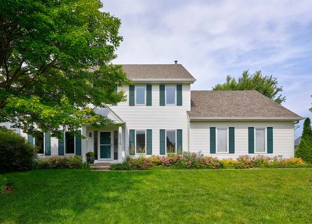 Property at 2216 NW 136th St, Clive, IA 50325, 4 beds, 2.5 baths