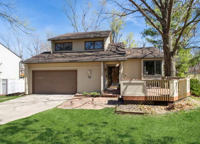 Property at 1201 19th St, West Des Moines, IA 50265, 4 beds, 2.5 baths