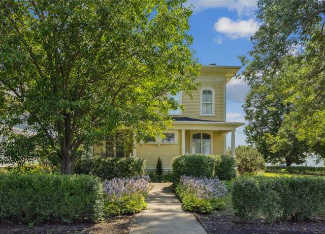 Property at 802 & 804 High St, Grinnell, IA 50112, 6 beds, 2.5 baths