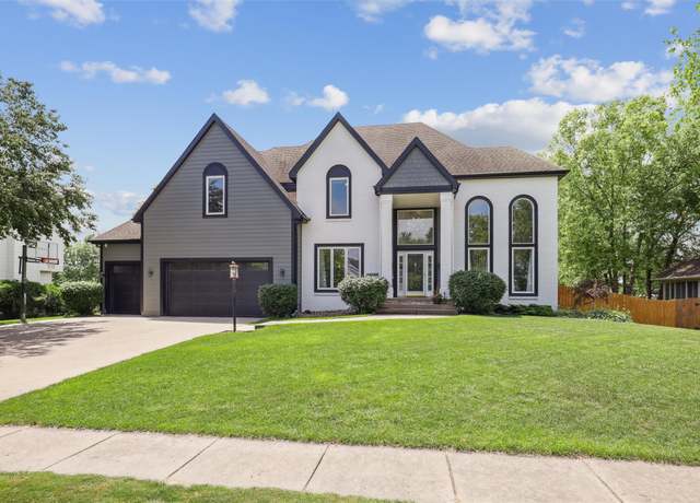 Property at 14638 Woodcrest Dr, Clive, IA 50325, 6 beds, 4.5 baths
