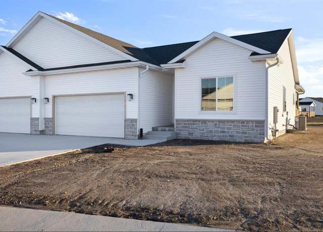 Property at 4510 NW 17th St, Ankeny, IA 50023, 4 beds, 3 baths
