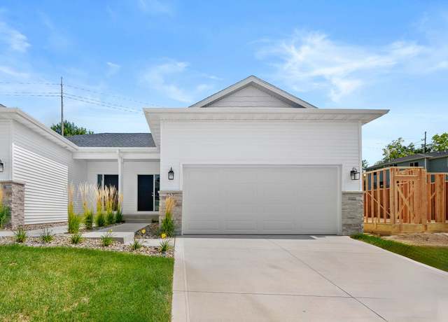 Property at 37 Keeneland Ct, Pleasant Hill, IA 50327, 3 beds, 2.5 baths