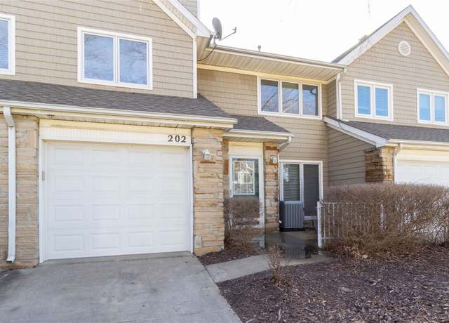 Property at 811 Burr Oaks Dr #202, West Des Moines, IA 50266, 2 beds, 1.5 baths