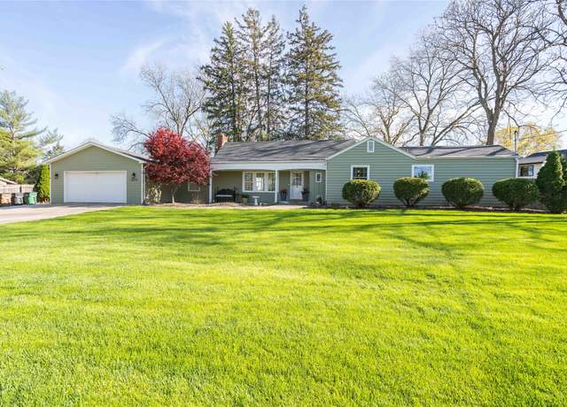 Property at 5024 Ashworth Rd, West Des Moines, IA 50266, 2 beds, 3 baths