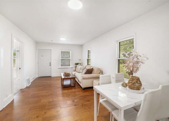 Property at 3121 Mahaska Ave, Des Moines, IA 50317, 2 beds, 1 bath