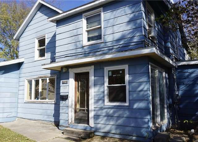 Property at 523 S 2nd St, Winterset, IA 50273, 5 beds, 2 baths