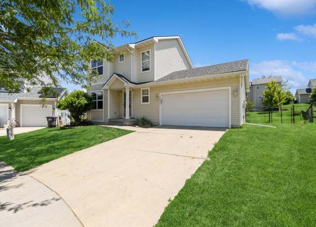 Property at 5805 Sterling Trce, Des Moines, IA 50320, 3 beds, 2.5 baths