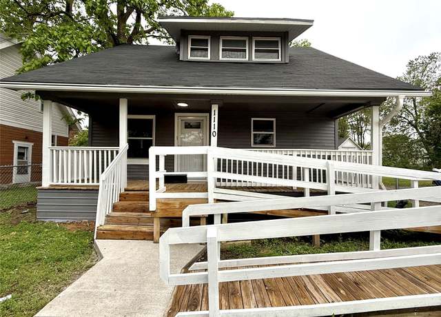 Property at 1110 York St, Des Moines, IA 50316, 3 beds, 1 bath